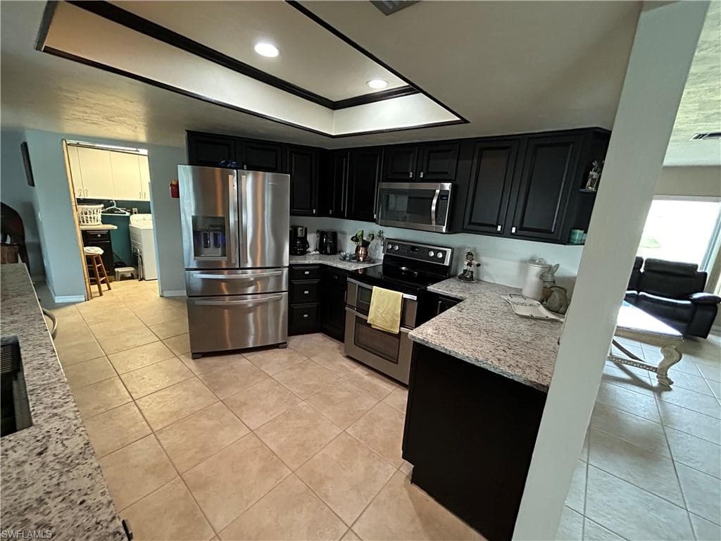 3934 SE 19th AVE CAPE CORAL, FL 33904
