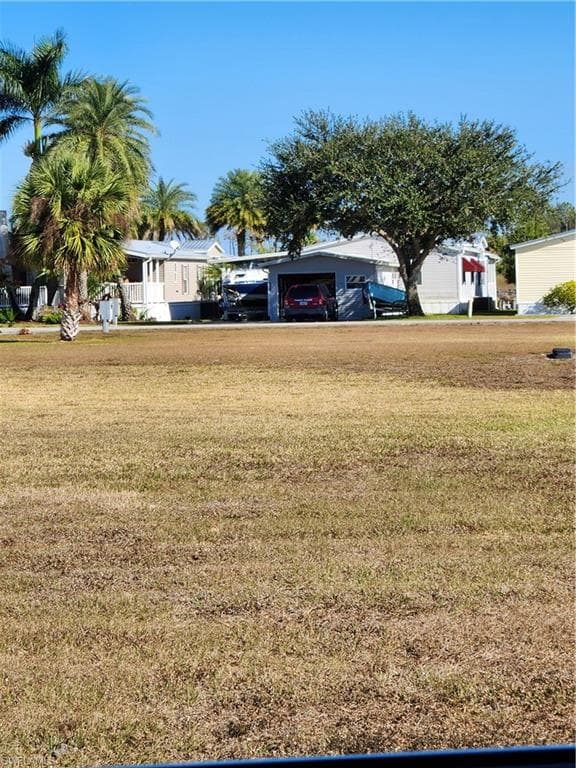 860 YACHT CLUB WAY MOORE HAVEN, FL 33471
