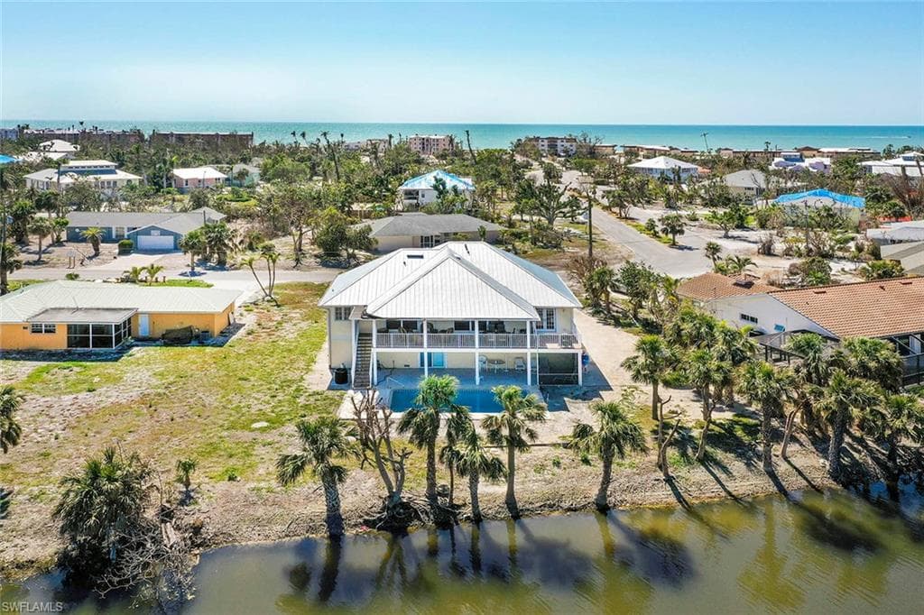 425 Lake Murex CIR SANIBEL, FL 33957