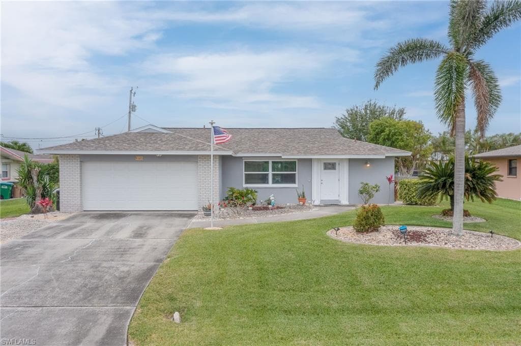 1026 SE 43rd TER CAPE CORAL, FL 33904