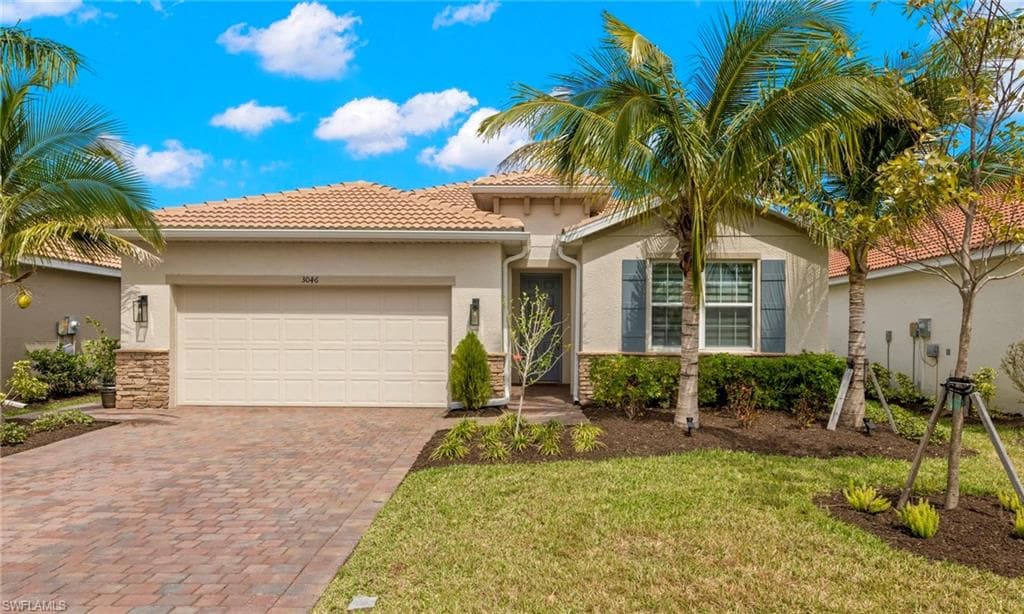 3046 Royal Gardens AVE FORT MYERS, FL 33916