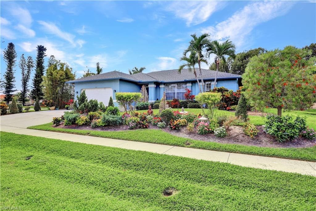 1057 Fieldstone DR MARCO ISLAND, FL 34145