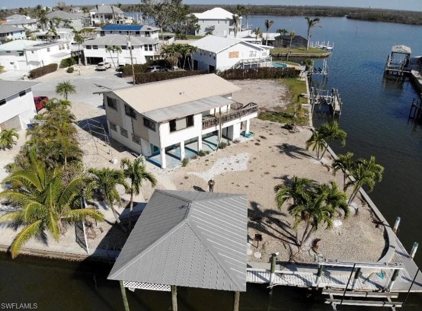 18 Avenida Carita FORT MYERS BEACH, FL 33931