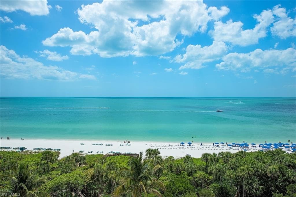 8665 Bay Colony DR 903 NAPLES, FL 34108