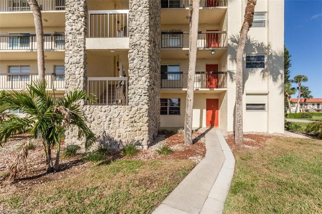 4380 27th CT SW 1-112 NAPLES, FL 34116