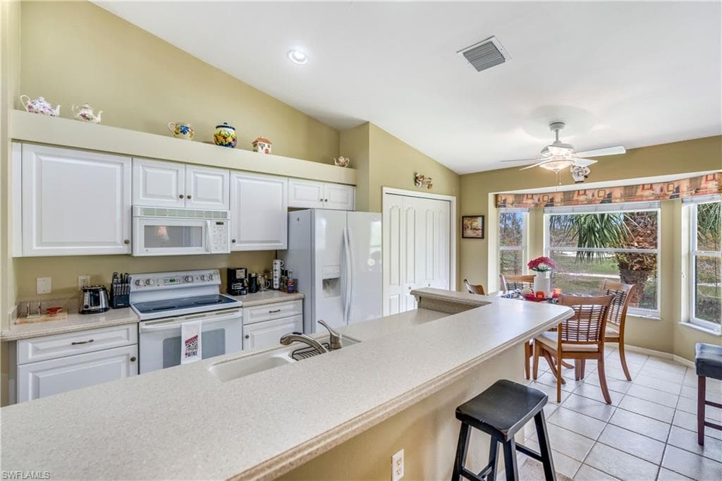 21341 Lancaster RUN 425 ESTERO, FL 33928