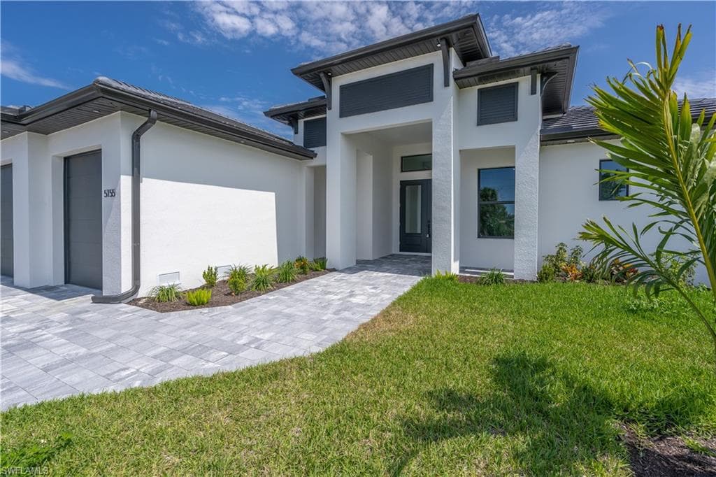 5155 York CT CAPE CORAL, FL 33904