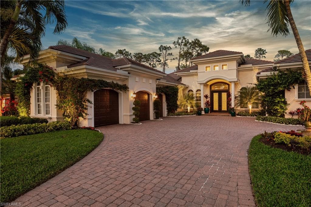 2786 Olde Cypress DR NAPLES, FL 34119