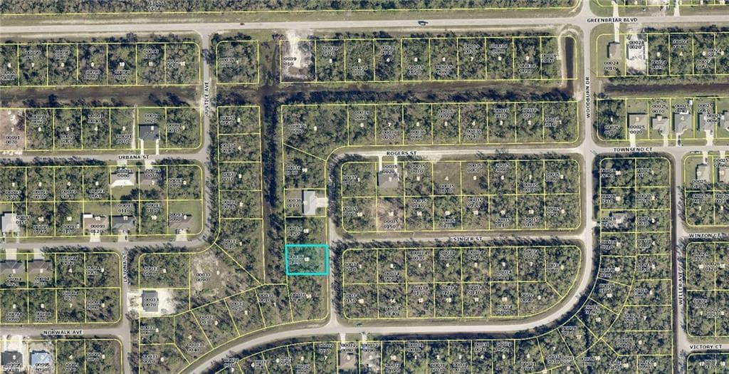 248-250 Rogers ST LEHIGH ACRES, FL 33972