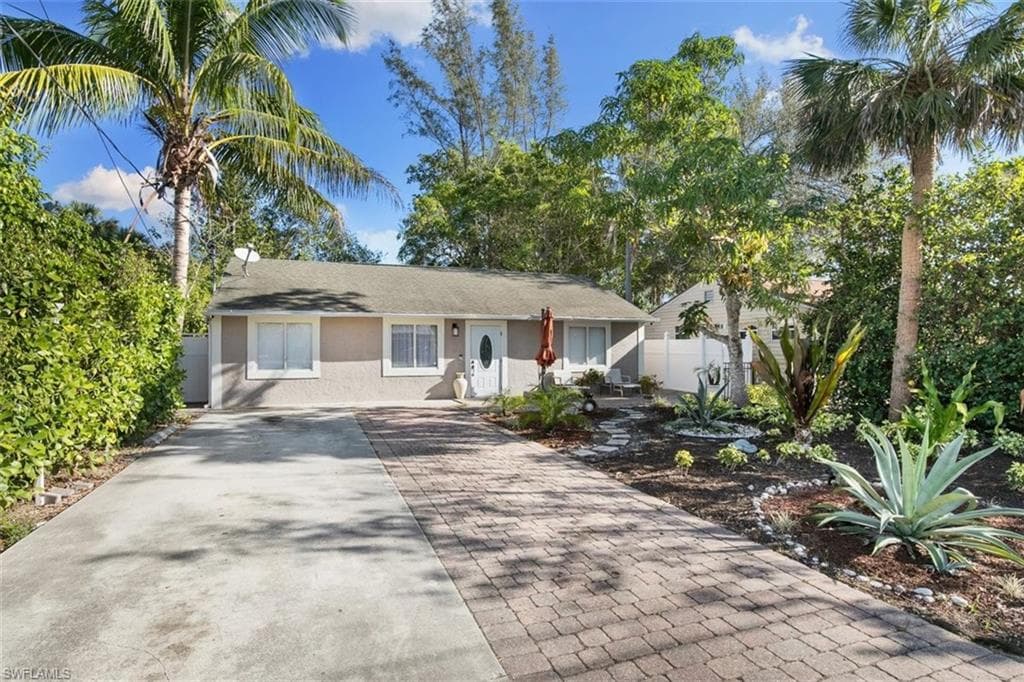 11391 Pendleton ST BONITA SPRINGS, FL 34135