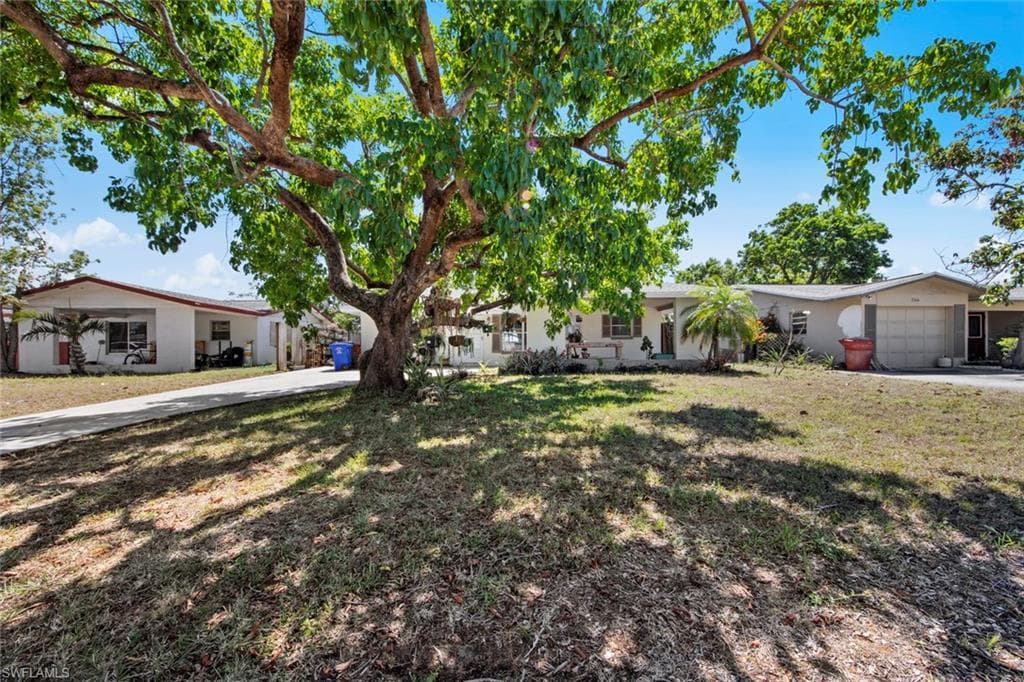1752 South DR FORT MYERS, FL 33907