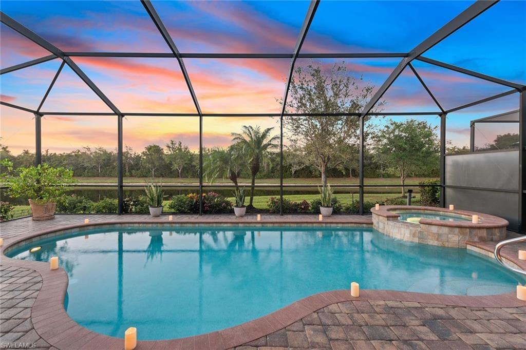 2806 Aviamar CIR NAPLES, FL 34114