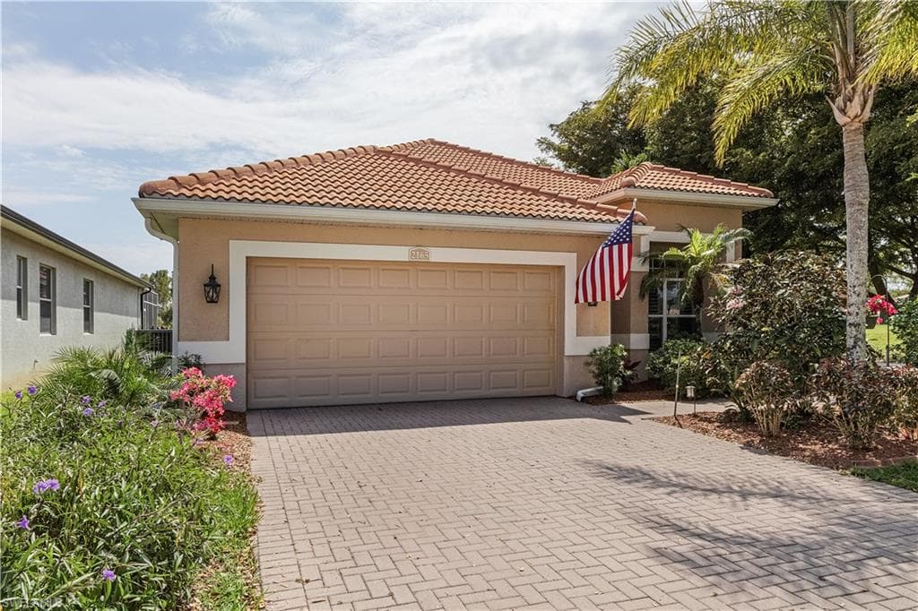 2165 Oxford Ridge CIR LEHIGH ACRES, FL 33973