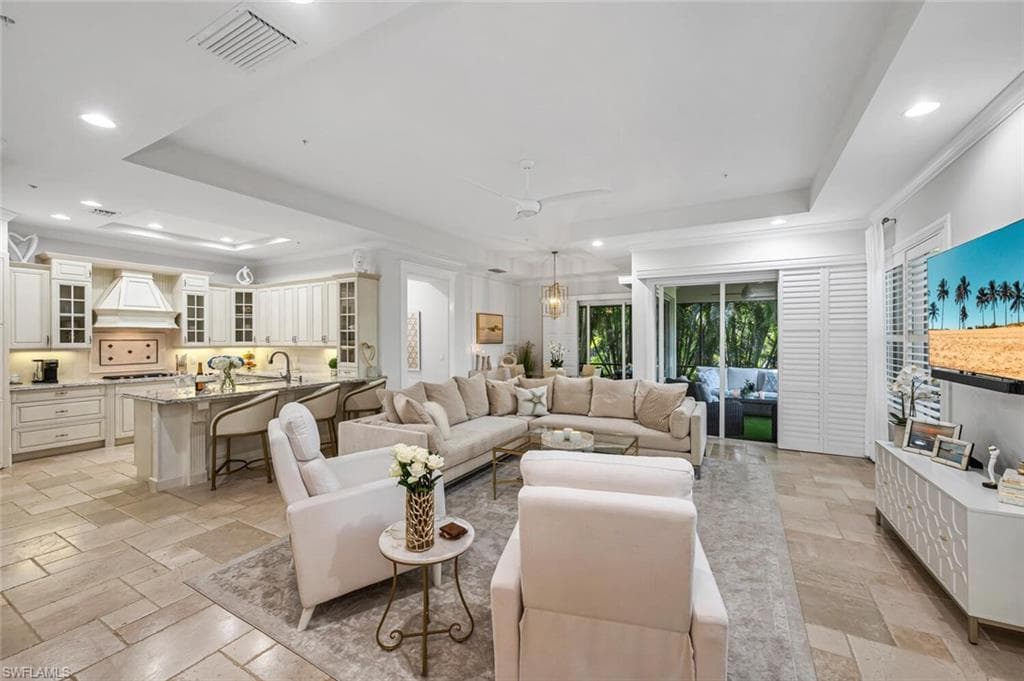 2306 Tradition WAY 102 NAPLES, FL 34105