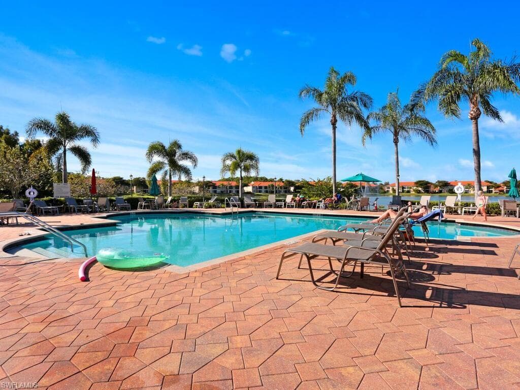 6645 Huntington Lakes CIR 204 NAPLES, FL 34119
