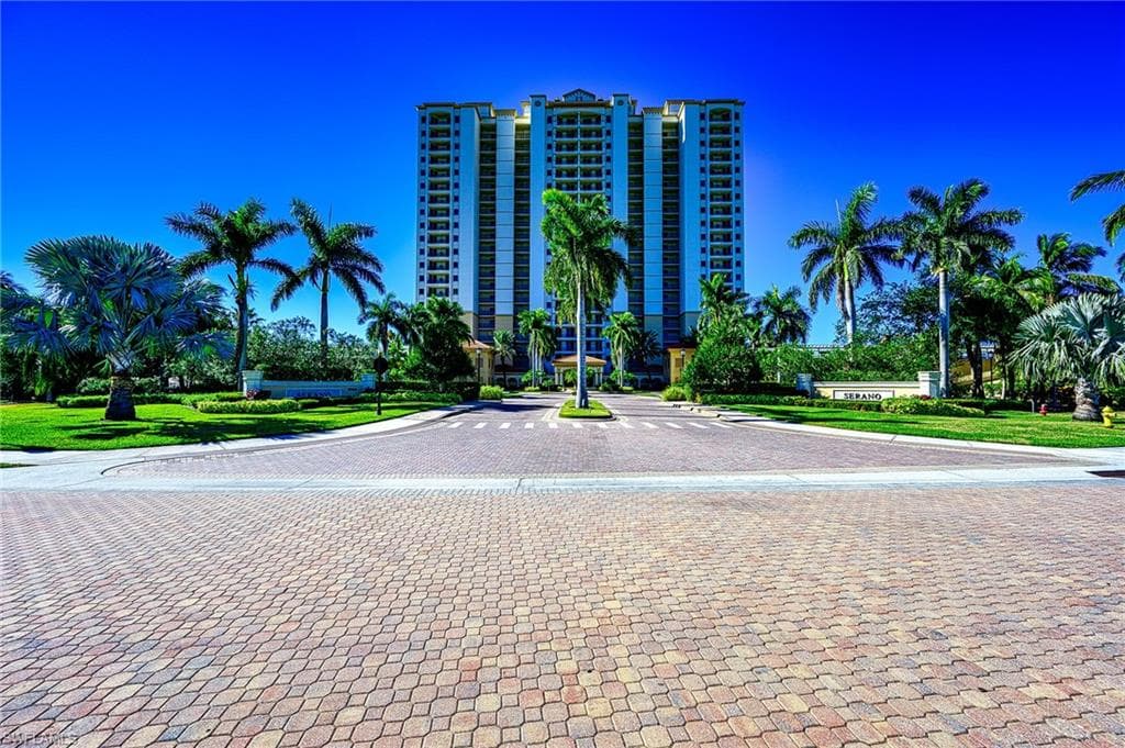 1065 Borghese LN 1803 NAPLES, FL 34114