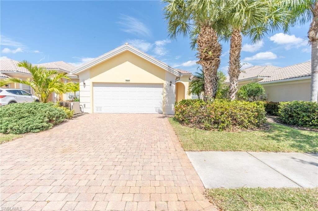 7541 Garibaldi CT NAPLES, FL 34114