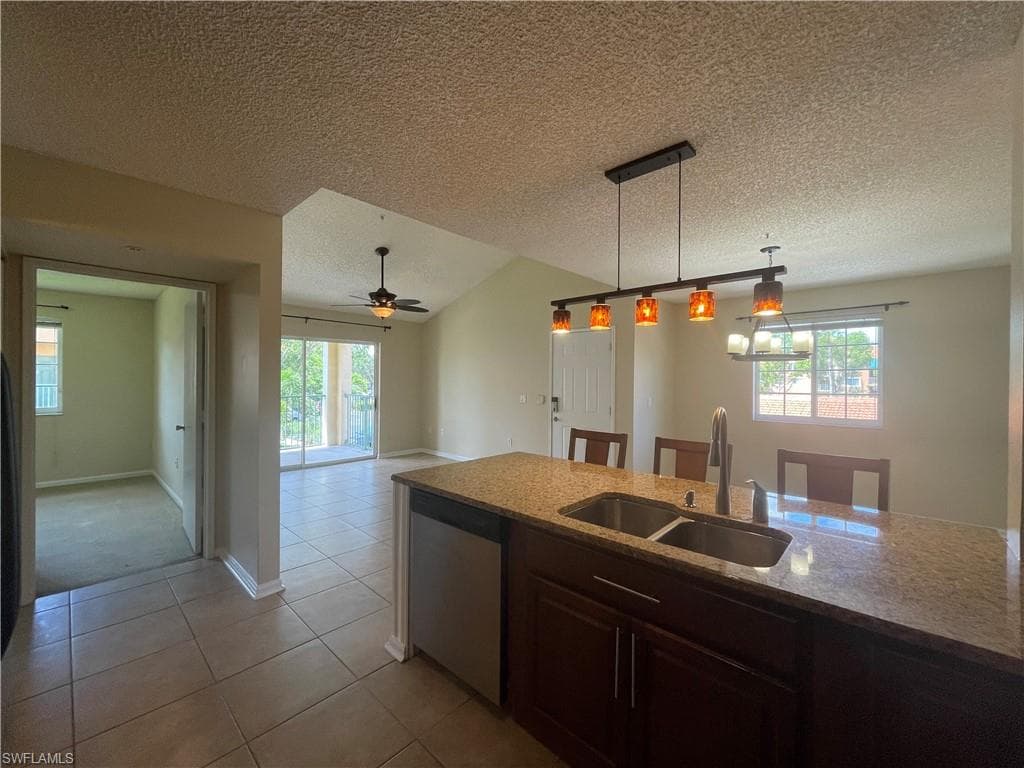 1195 Wildwood Lakes BLVD 6-208 NAPLES, FL 34104
