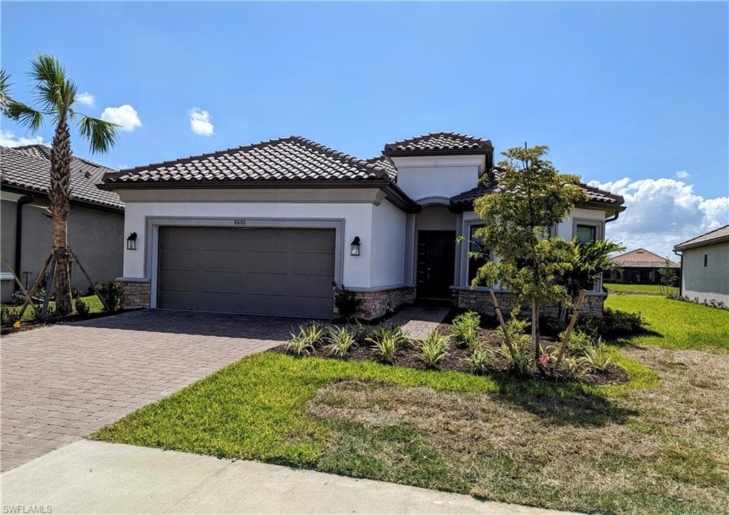 8420 Rosa CT NAPLES, FL 34114