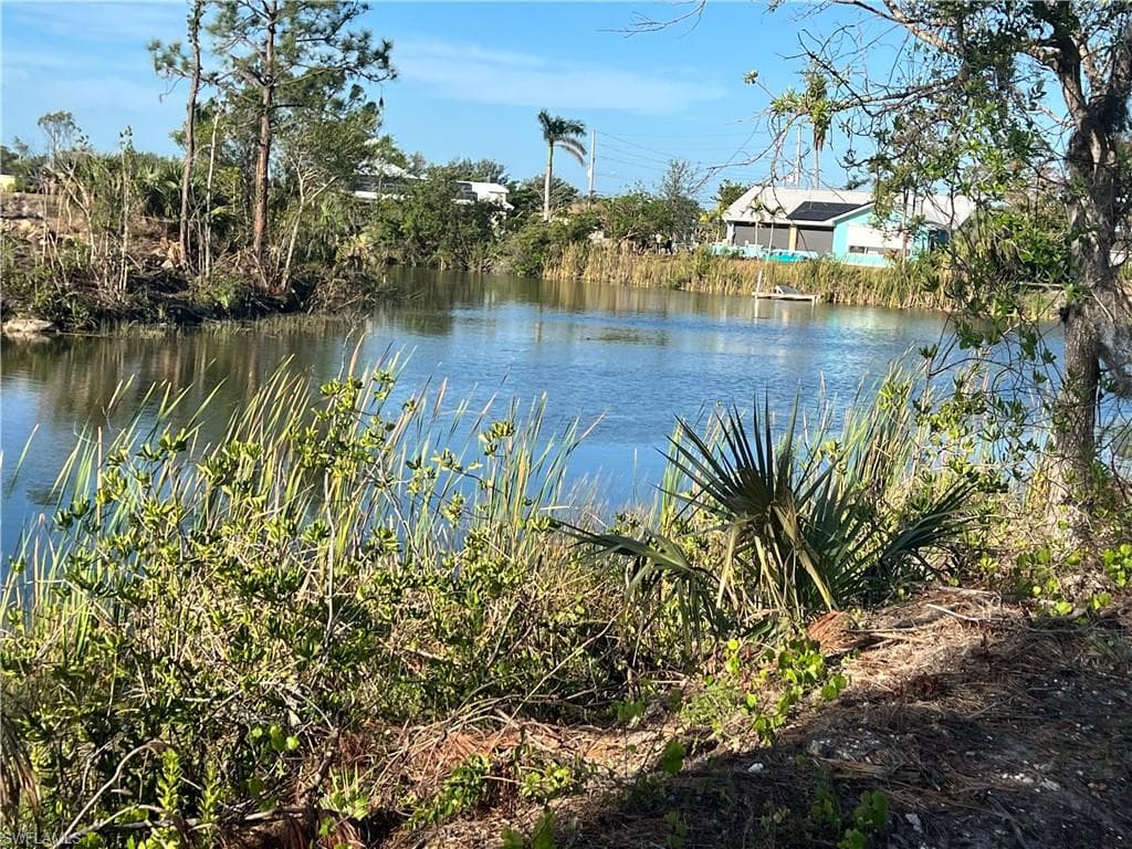 1316 NE 33rd ST CAPE CORAL, FL 33909