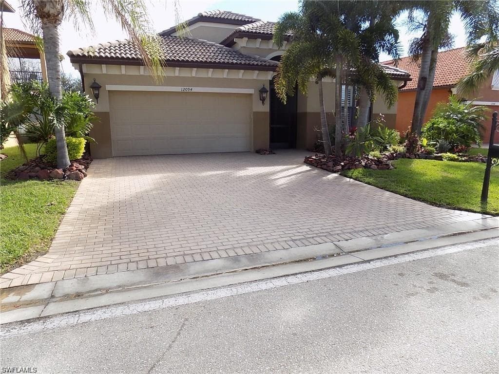 12094 Country Day CIR FORT MYERS, FL 33913