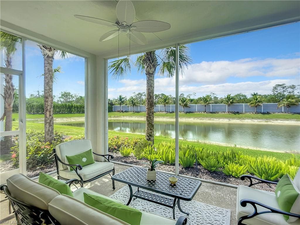 2555 Seychelles DR 401 NAPLES, FL 34112