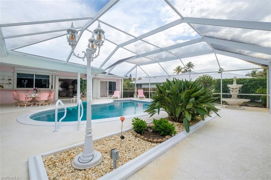 518 Cypress WAY E NAPLES, FL 34110
