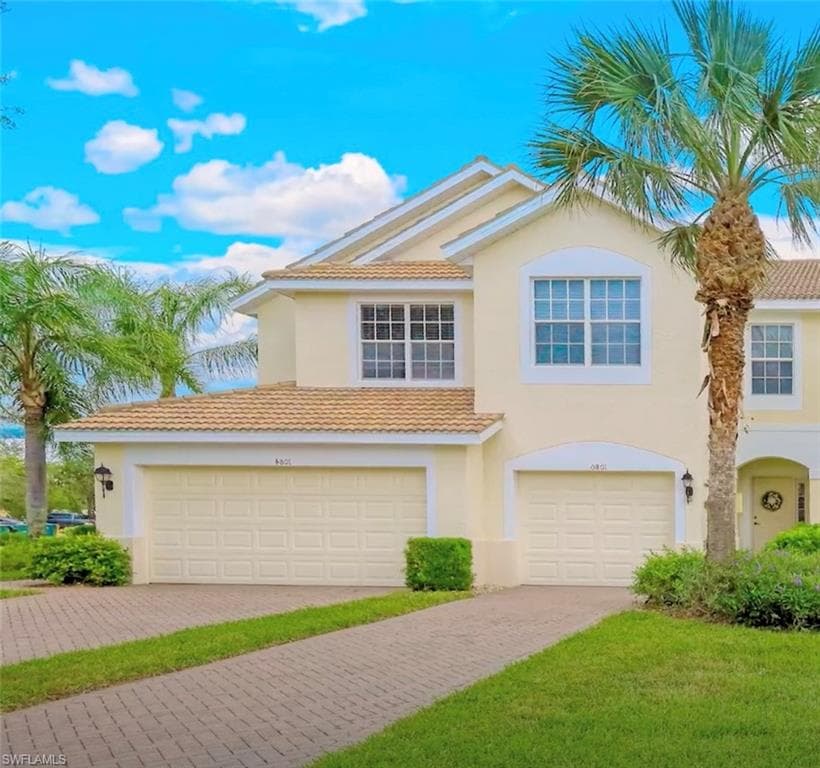 1152 Oxford LN 32 NAPLES, FL 34105