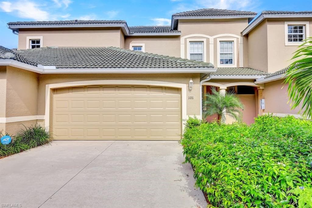 3415 Laurel Greens LN S 101 NAPLES, FL 34119