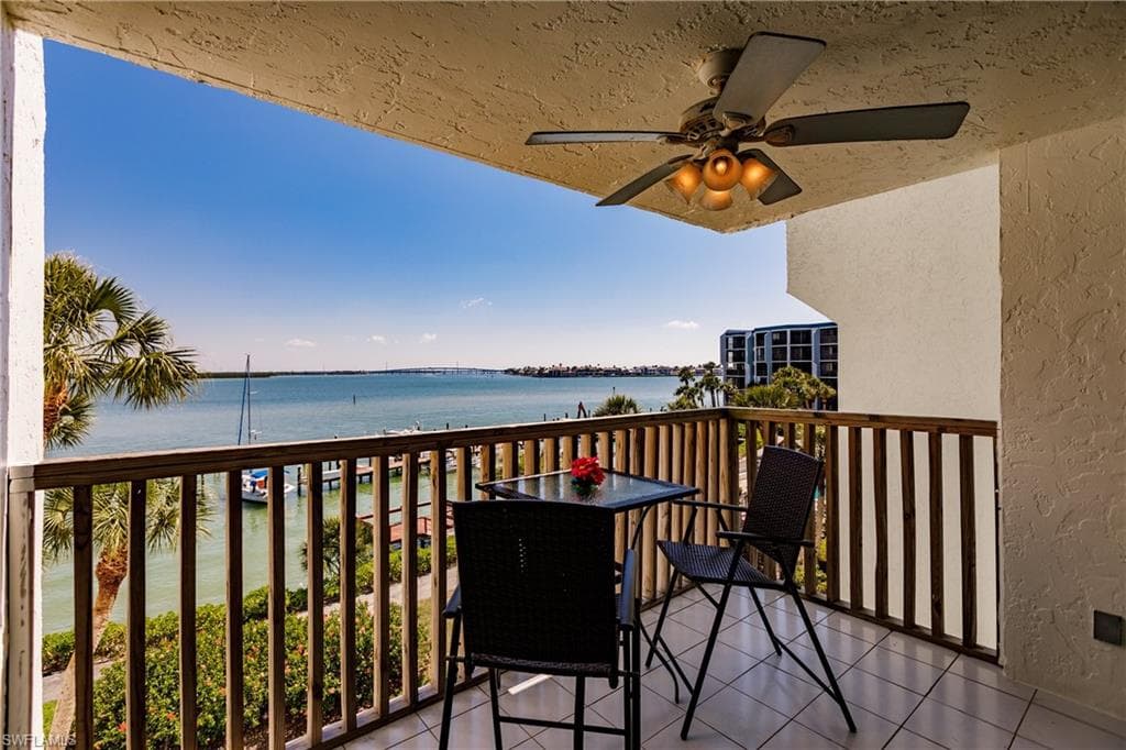 1085 Bald Eagle DR C410 MARCO ISLAND, FL 34145