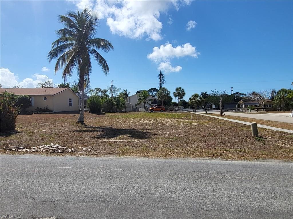 245 Quail DR MARCO ISLAND, FL 34145