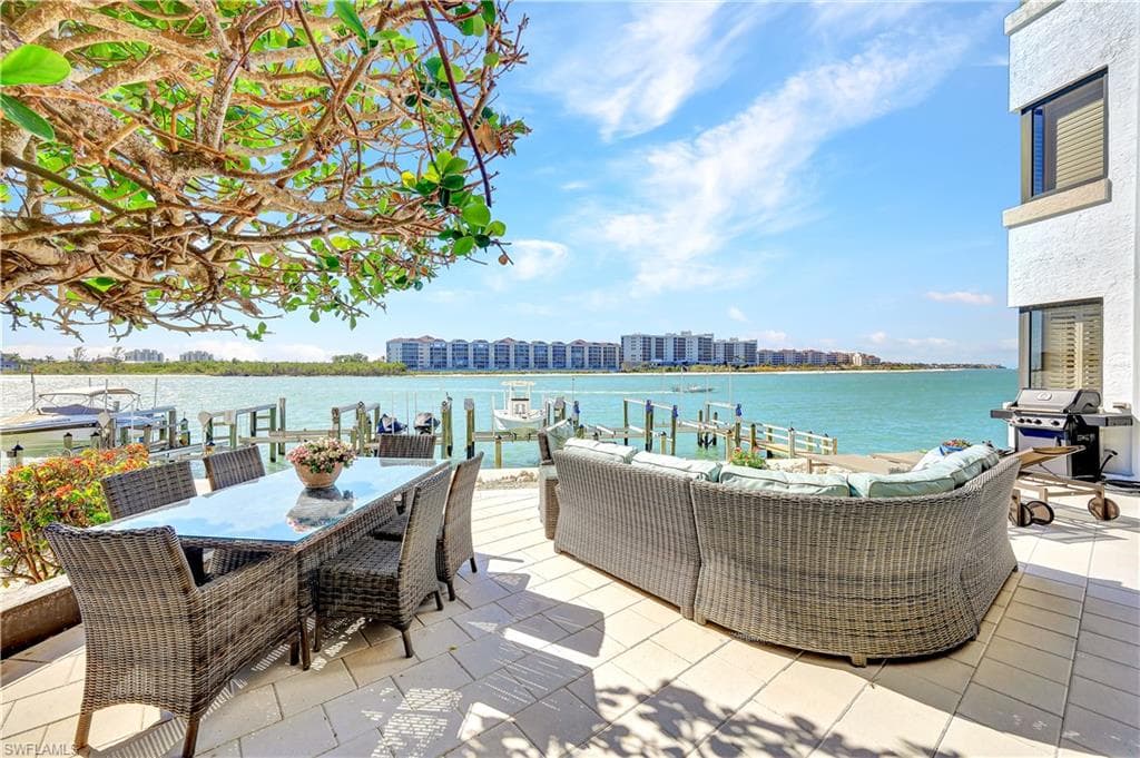 304 La Peninsula BLVD 304 NAPLES, FL 34113