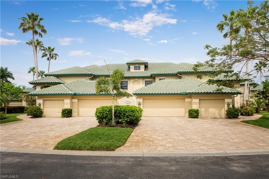 24676 Canary Island CT 101 BONITA SPRINGS, FL 34134