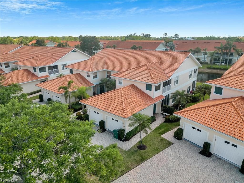 5260 Birmingham DR 102 NAPLES, FL 34110