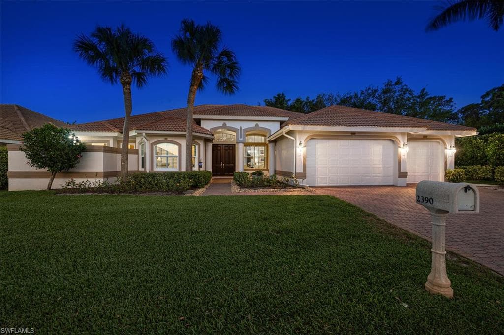 2390 Turnberry CT NAPLES, FL 34109