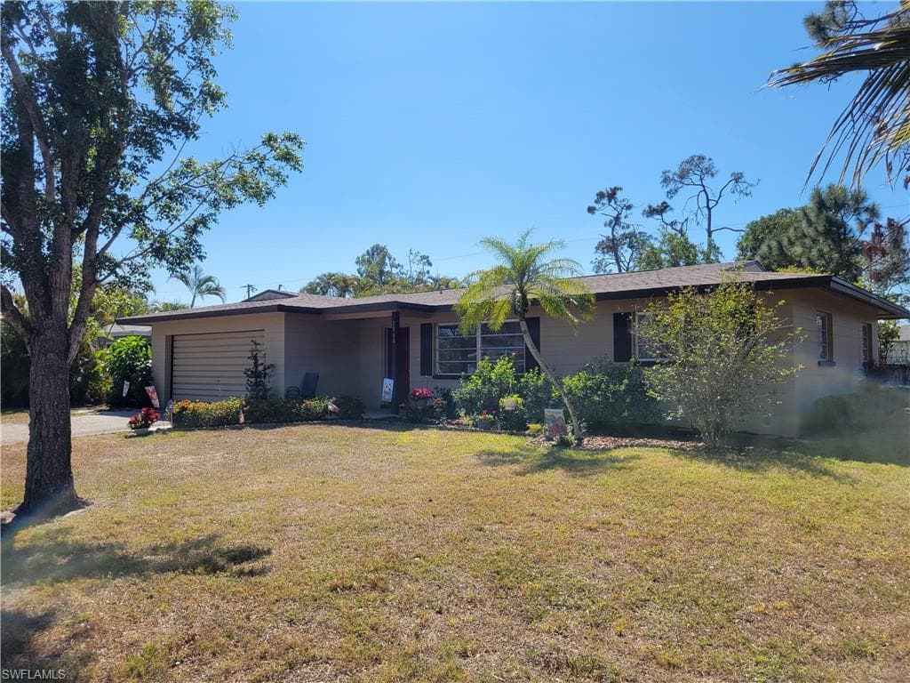2366 Woodland BLVD FORT MYERS, FL 33907
