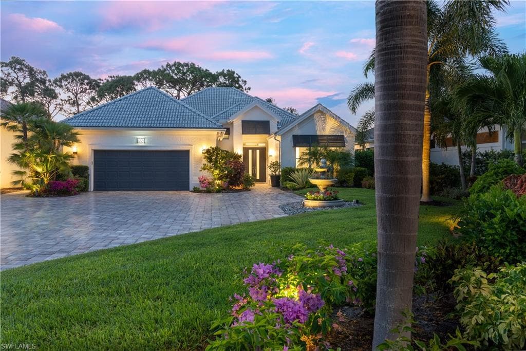 129 Greenfield CT NAPLES, FL 34110