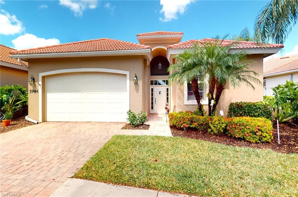 5944 Paradise CIR 2-43 NAPLES, FL 34110