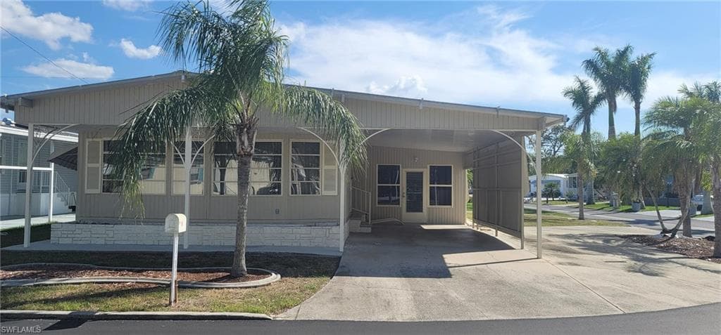 392 Santa Fe TRL NORTH FORT MYERS, FL 33917