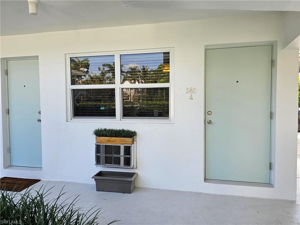 540 4th AVE S 4 NAPLES, FL 34102