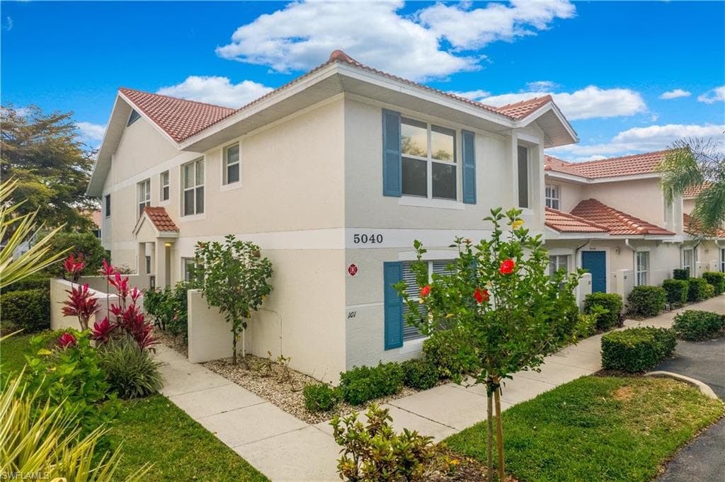 5040 Cedar Springs DR 101 NAPLES, FL 34110