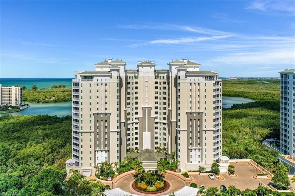 295 Grande WAY 404 NAPLES, FL 34110