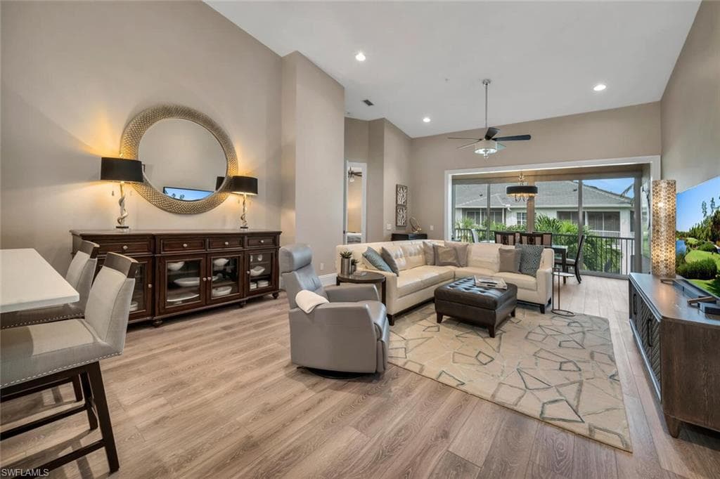 831 Sailaway LN 203 NAPLES, FL 34108