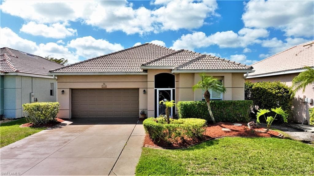 2126 Oxford Ridge CIR LEHIGH ACRES, FL 33973