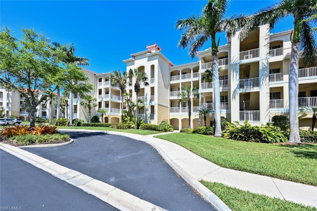 4873 Hampshire CT 5-105 NAPLES, FL 34112