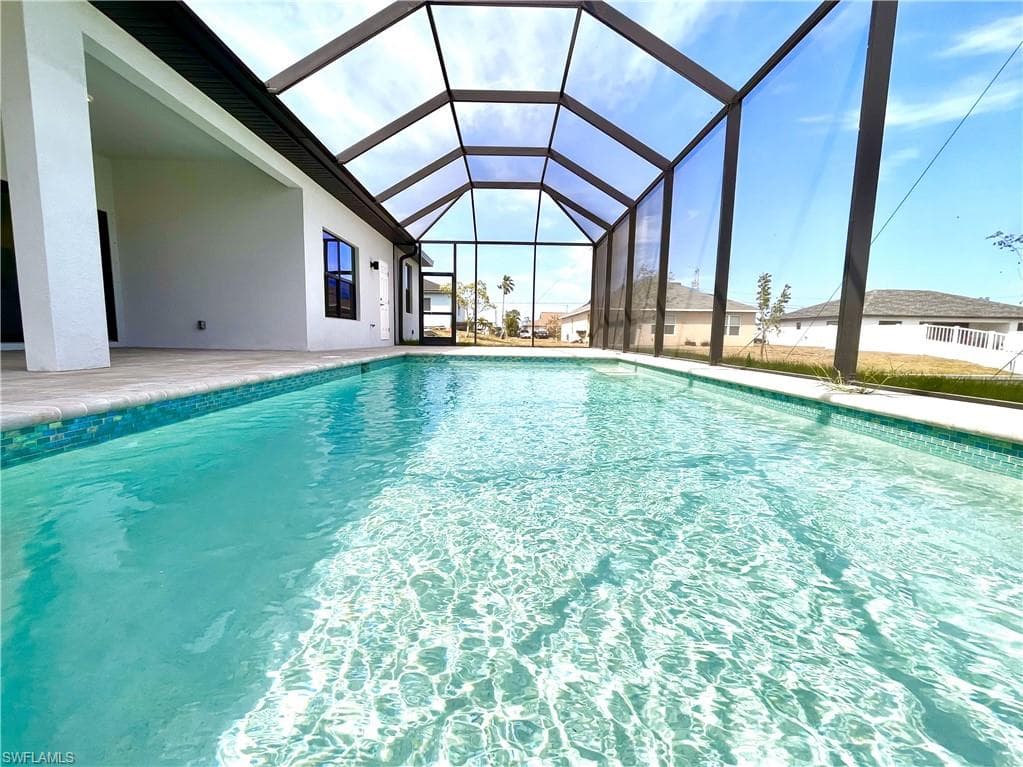703 SW 26th TER CAPE CORAL, FL 33914
