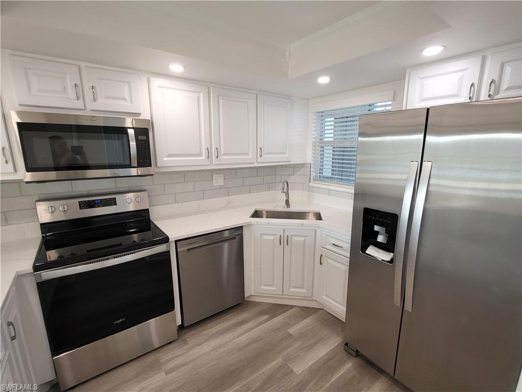 21 High Point CIR E 504 NAPLES, FL 34103