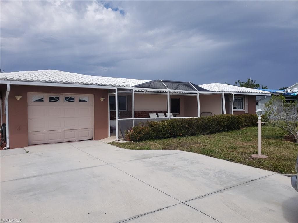 360 E North Shore DR NORTH FORT MYERS, FL 33917