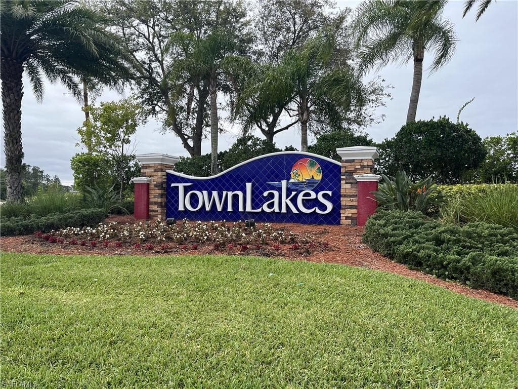 8187 Gopher Tortoise TRL LEHIGH ACRES, FL 33972