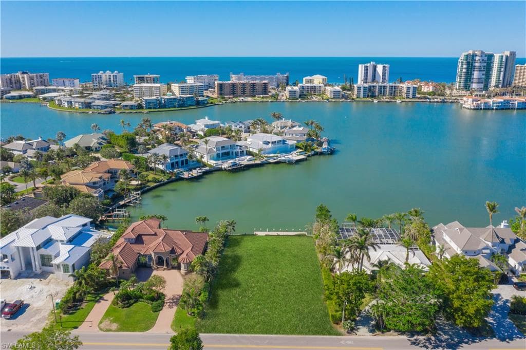 3453 Crayton RD NAPLES, FL 34103